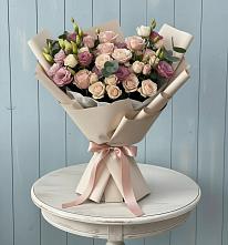 Букет цветов из:  Розы и Лизиантусы в Александровке Донской