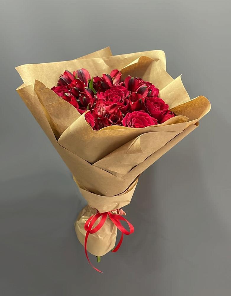 Букет цветов из: Альстромерии и Розы в Александровке Донской