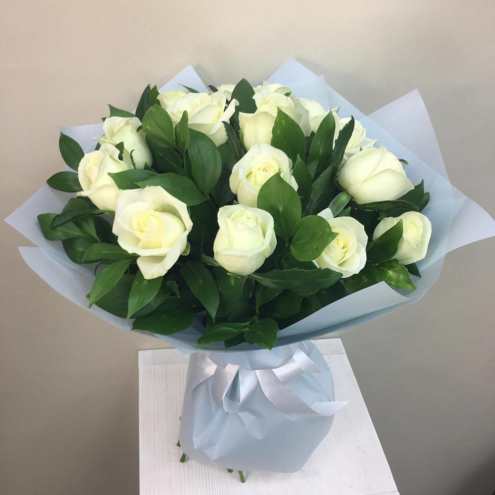 Букет 15 Белых роз Проуд в Александровке Донской