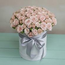 Цветочная композиция из Розы в шляпной коробке в Александровке Донской