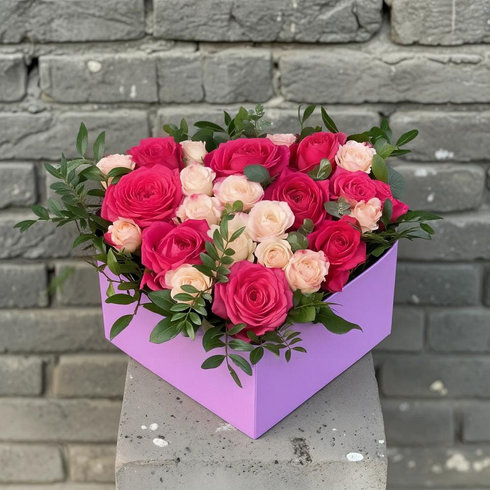 Цветочная композиция из Розы в коробке в Александровке Донской