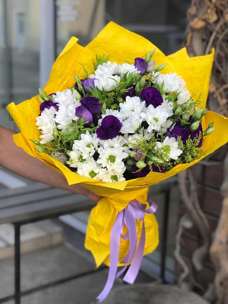 Букет цветов из: Ирисы, Хризантемы и Ромашки в Александровке Донской