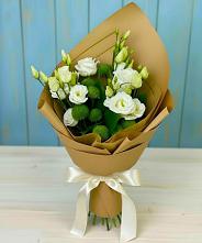 Букет цветов из:  Хризантемы и Лизиантусы #REPLACE_PRED# Александровке Донской