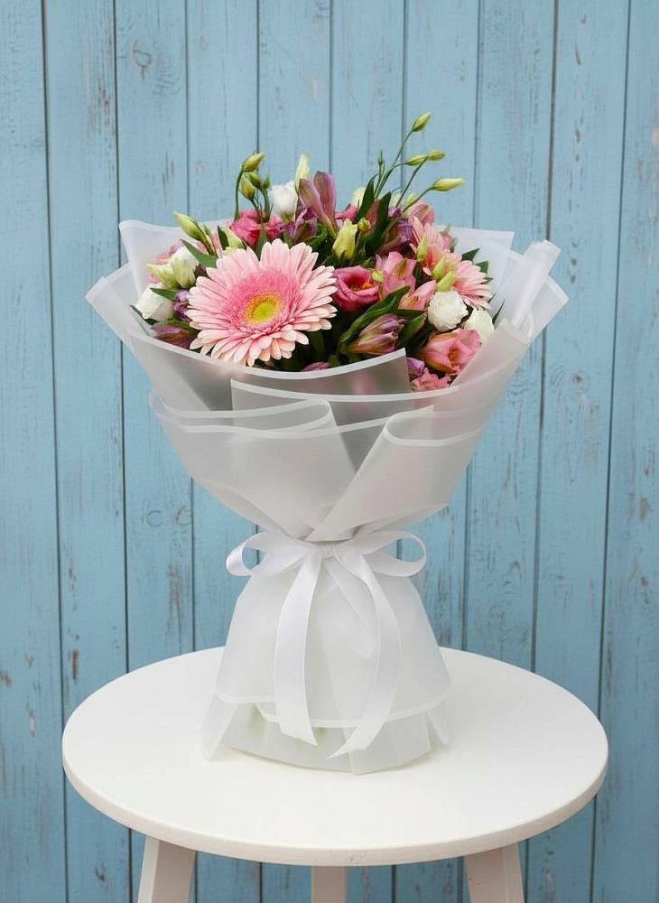 Букет цветов из: Герберы, Альстромерии и Лизиантусы в Александровке Донской