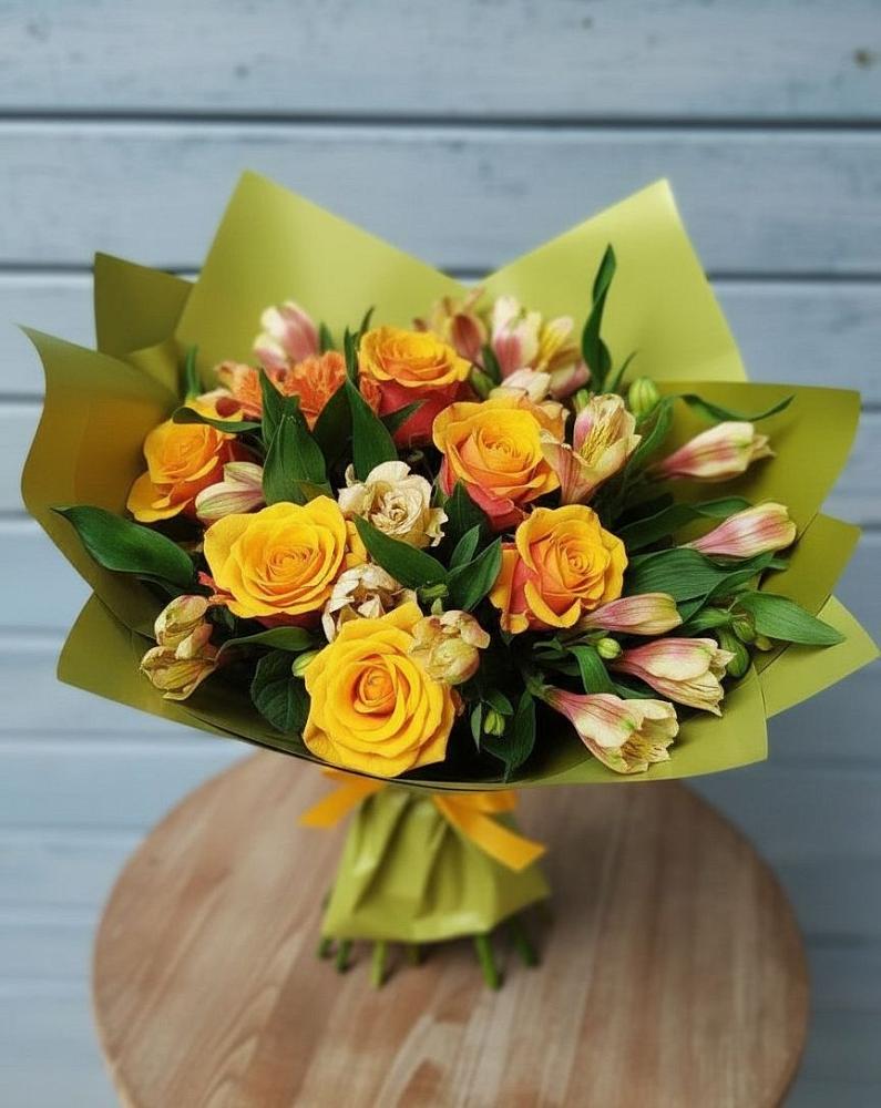 Букет цветов из: Альстромерии и Розы в Александровке Донской