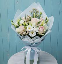 Букет цветов из:  Розы и Лизиантусы в Александровке Донской