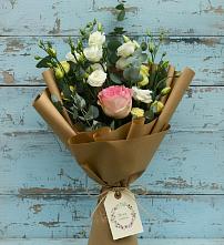 Букет цветов из:  Розы и Лизиантусы в Александровке Донской