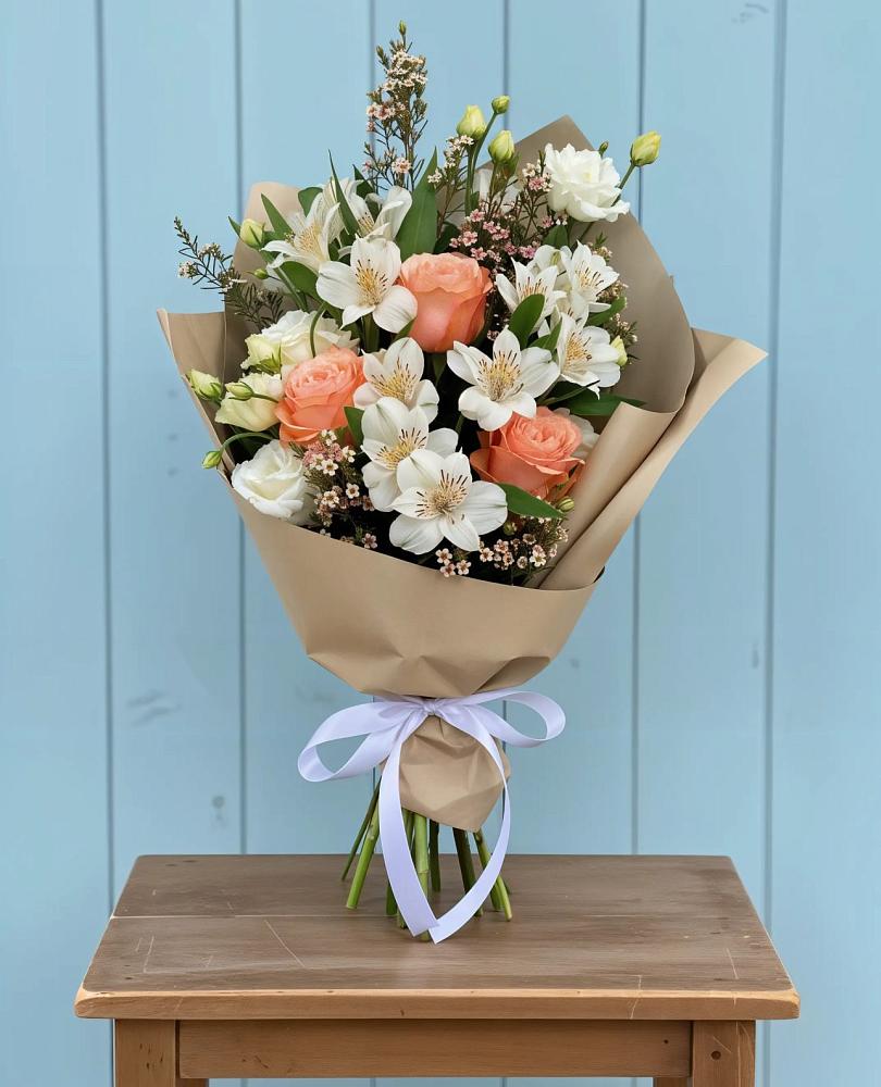 Букет цветов из: Альстромерии, Лизиантусы, Розы и Хризантемы в Александровке Донской